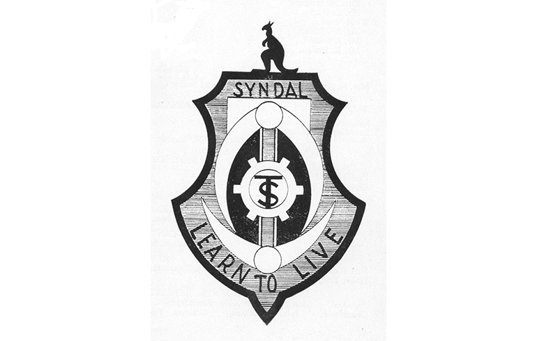 syndal tech school badge with the text learn to live