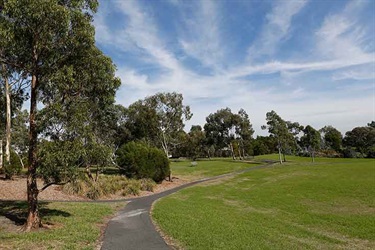 Brickmakers Park pathway