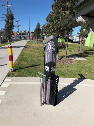 Centre Road Railway Reserve path