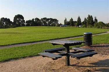 Highview Park picnic space