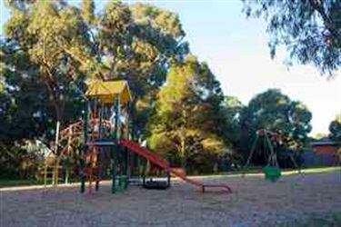 Hinkler Reserve playground