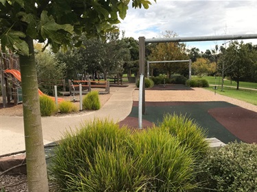 Holmesglen Jingella Reserve playspace