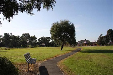 Talbot Park pathway